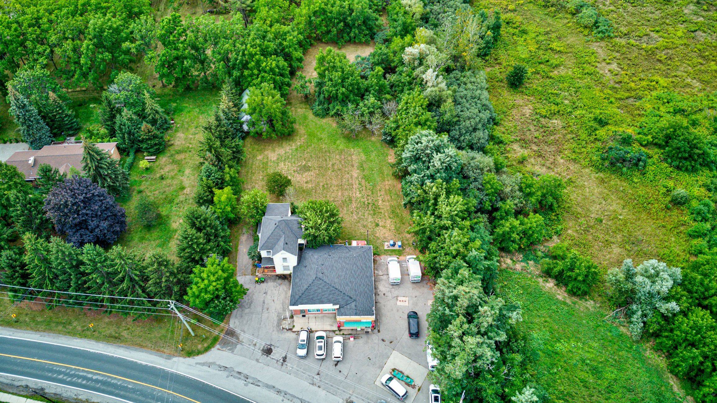 Grimsby, ON L3M 1T1,407-409 Main ST W