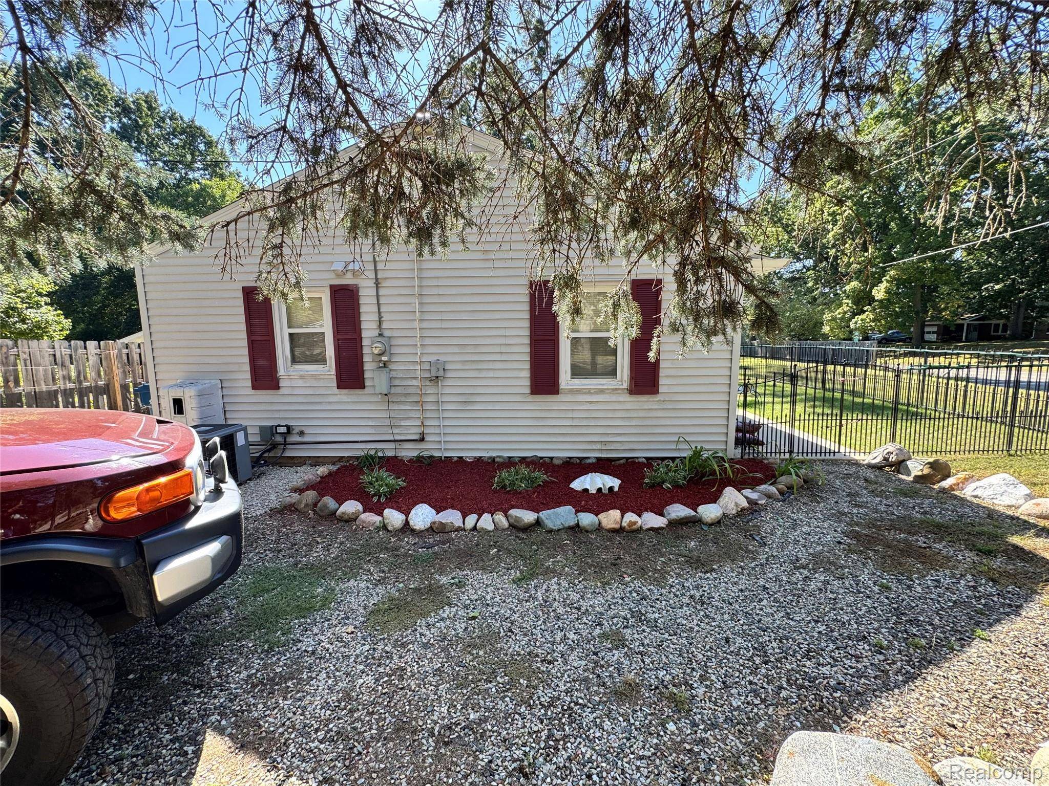 Portage, MI 49024,9229 Oakland DR