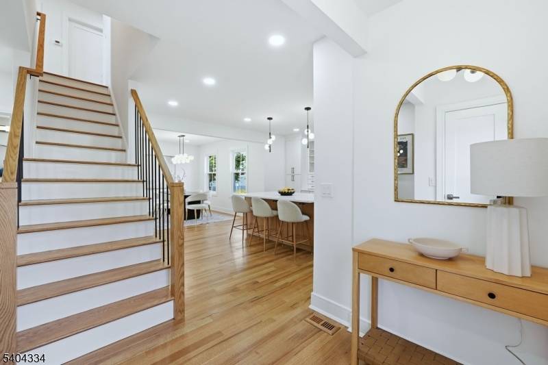 Millburn Twp., NJ 07041,8 Mountainview Rd