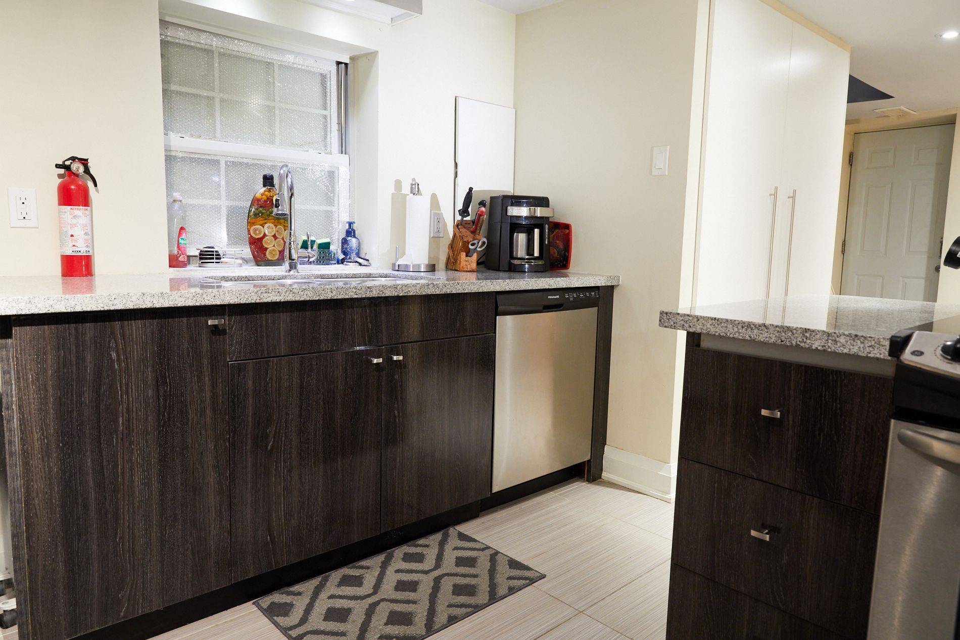 Toronto E06, ON M1N 1R9,1547 Kingston RD #Rear