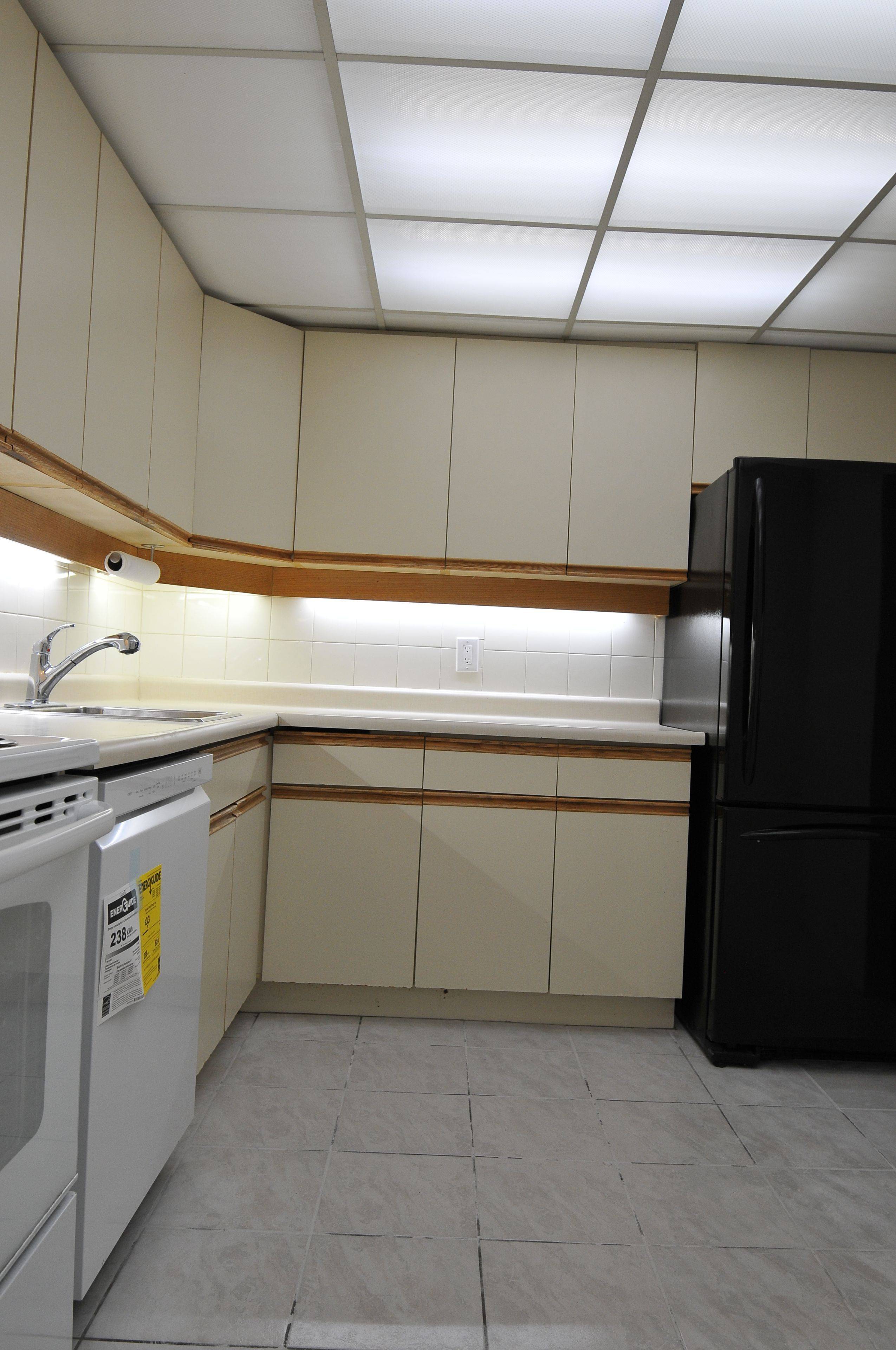 Toronto E03, ON M4K 3V8,1013 Pape AVE #B