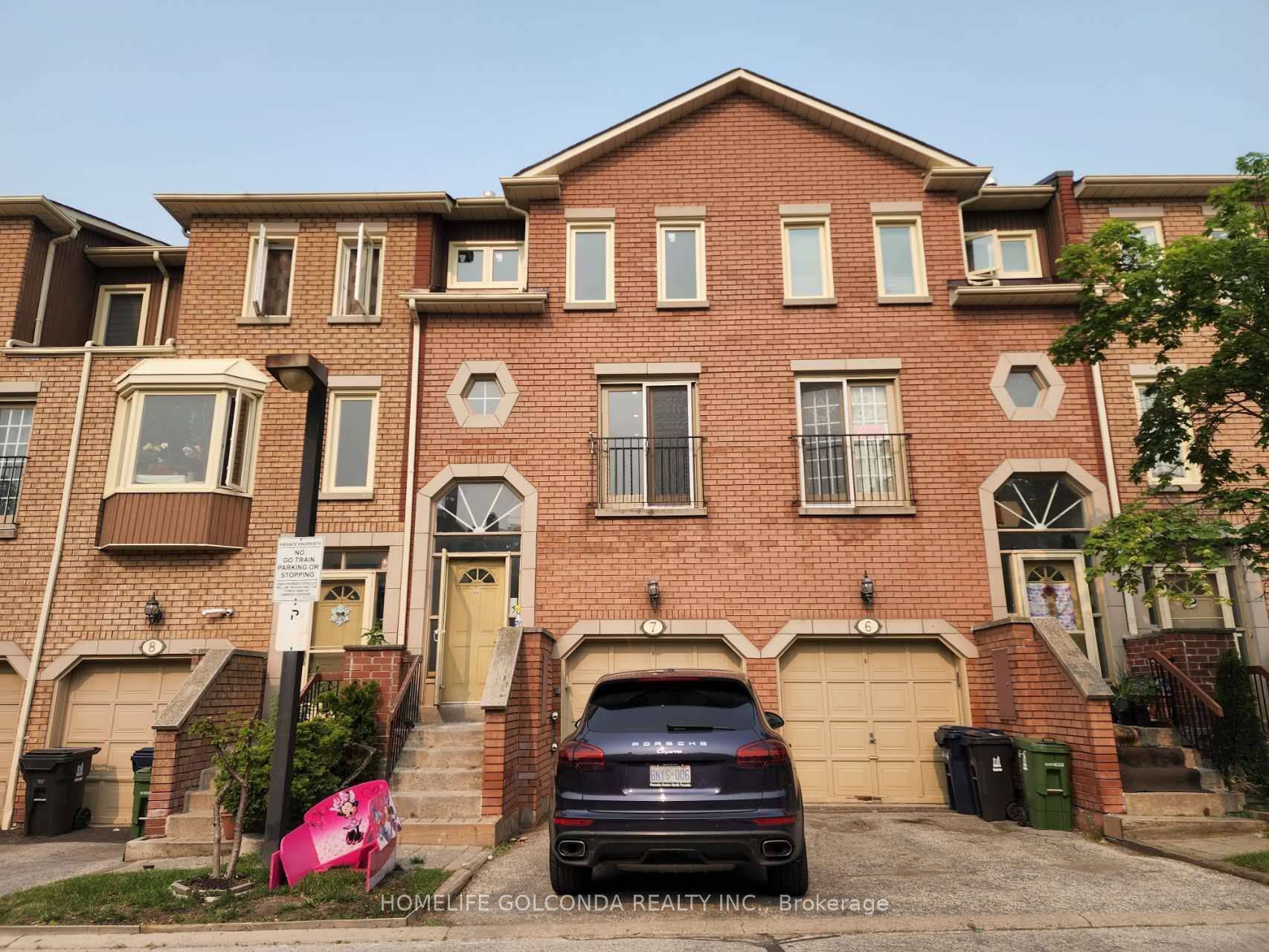 Toronto E07, ON M1S 1B8,6 Dowry ST #7