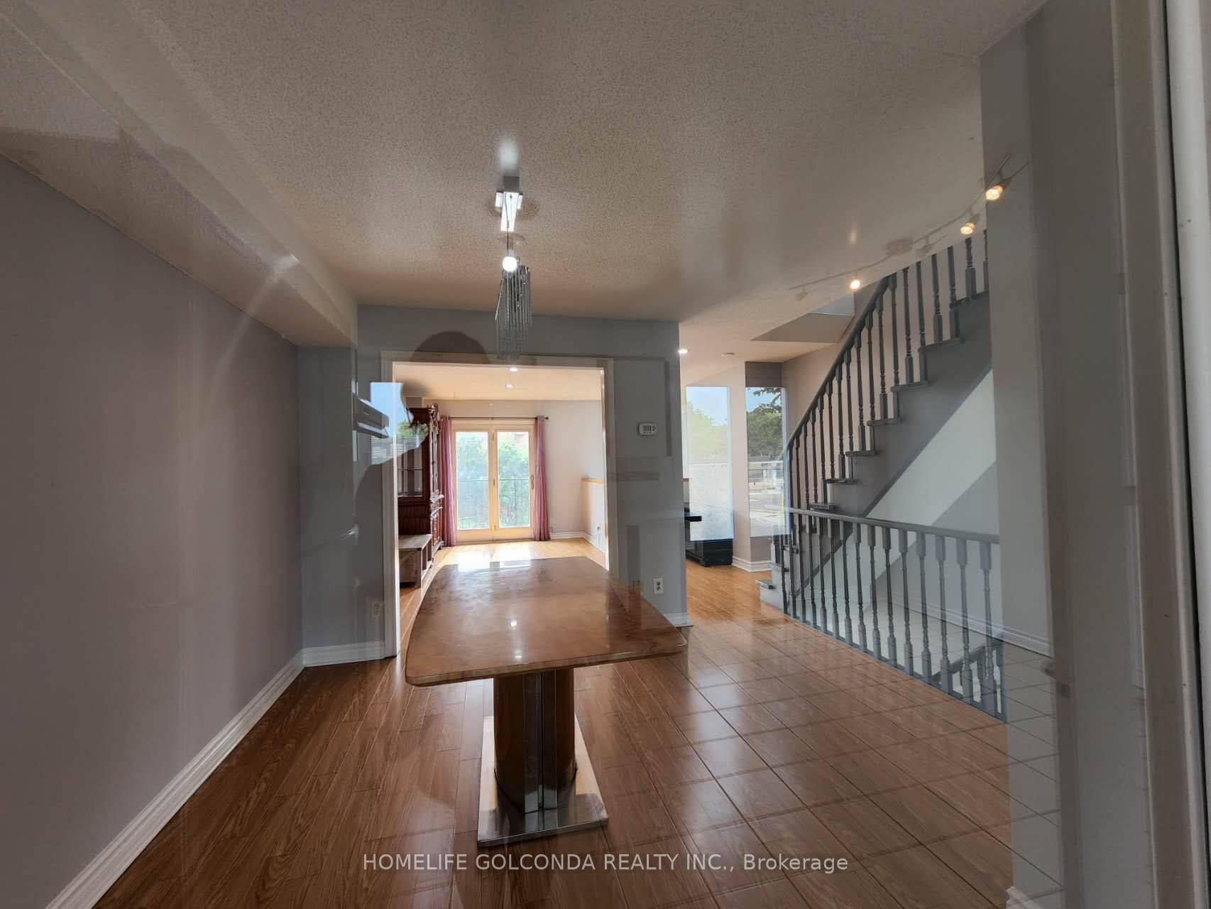 Toronto E07, ON M1S 1B8,6 Dowry ST #7