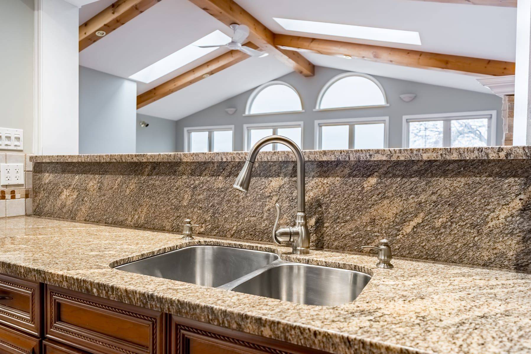 Whitby, ON L1N 5Z2,152 Michael BLVD #Upper