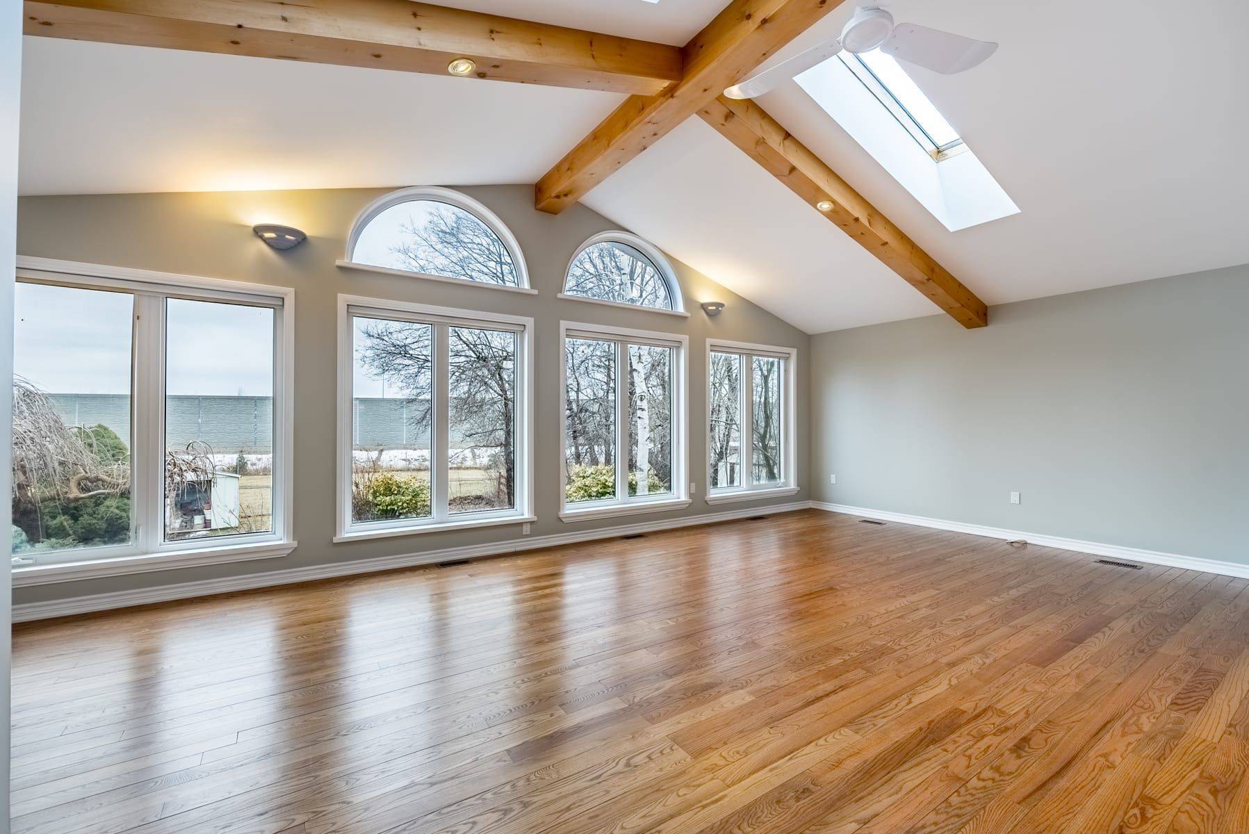 Whitby, ON L1N 5Z2,152 Michael BLVD #Upper