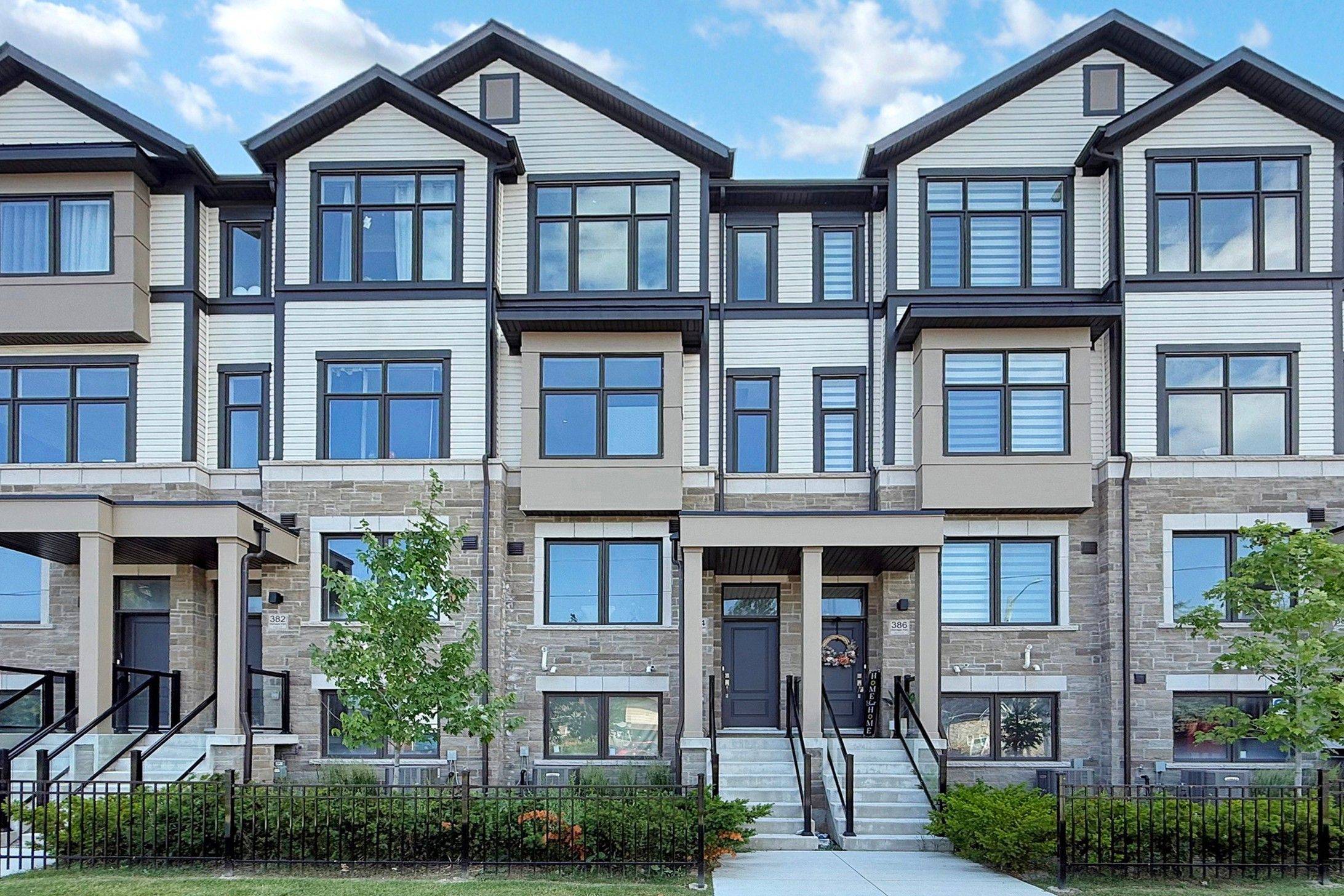 Oshawa, ON L1H 0B1,384 Okanagan PATH