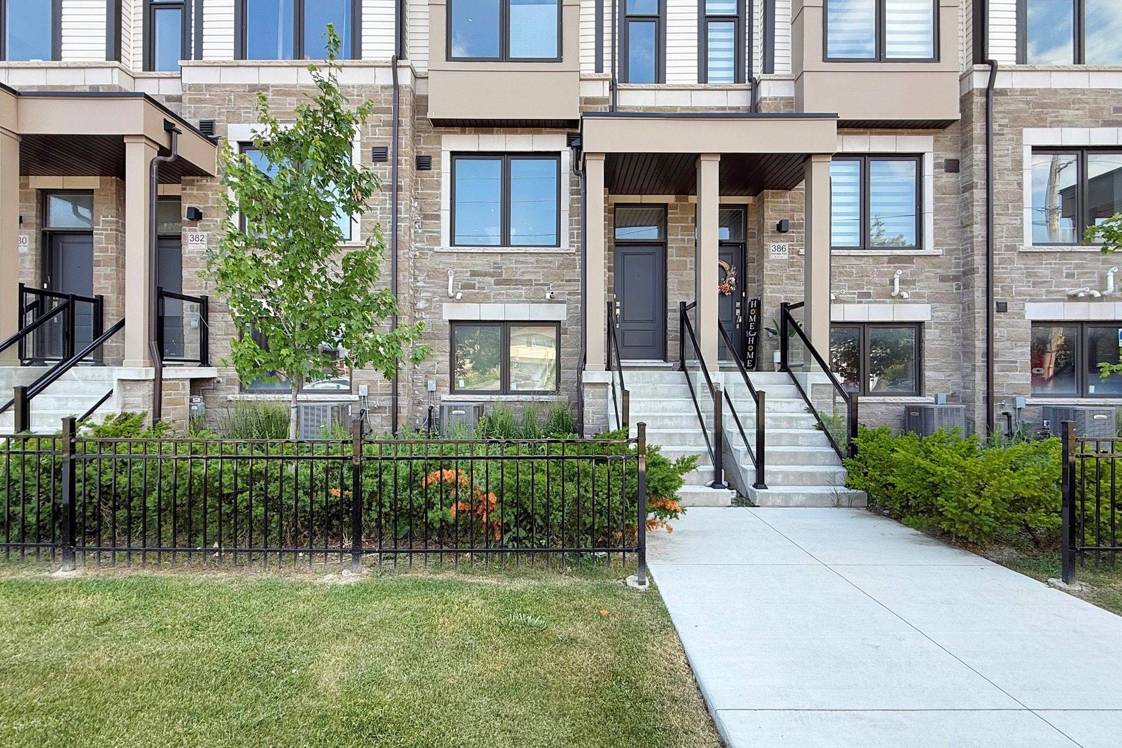 Oshawa, ON L1H 0B1,384 Okanagan PATH