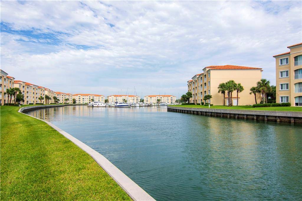 Fort Pierce, FL 34949,19 Harbour Isle Drive W #106