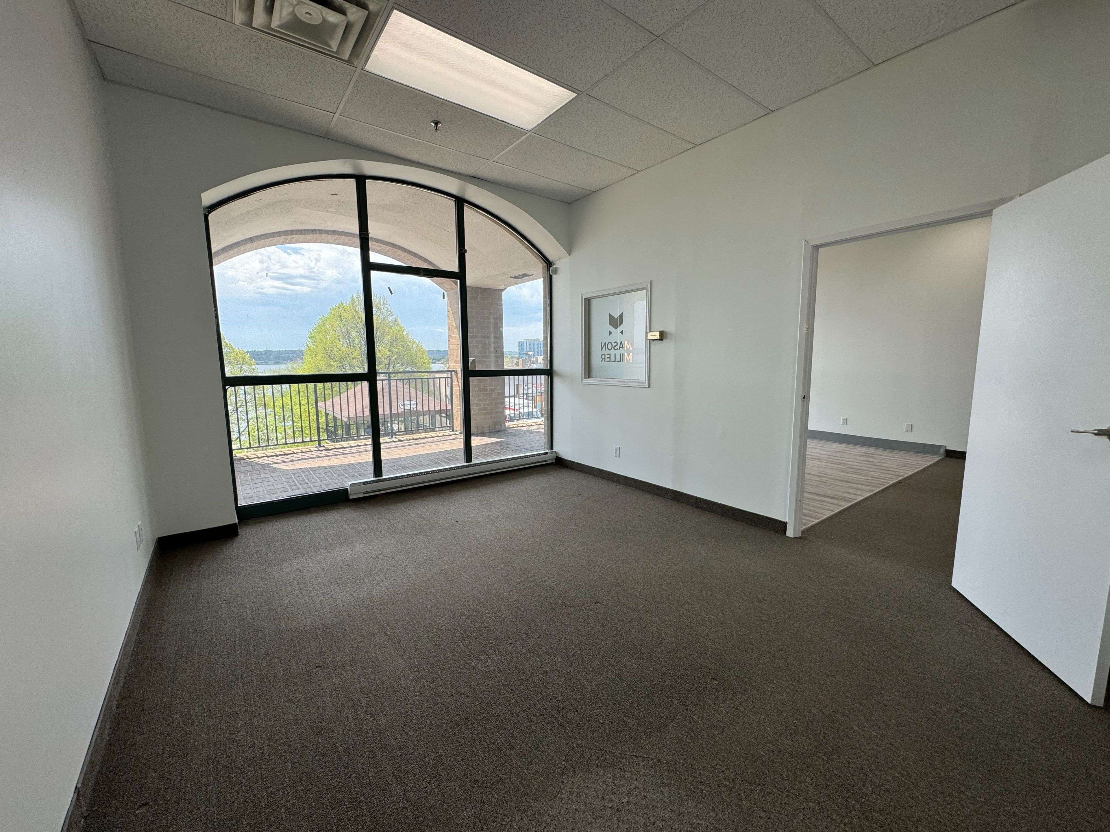 Barrie, ON L4M 6H1,140 Dunlop ST E #201