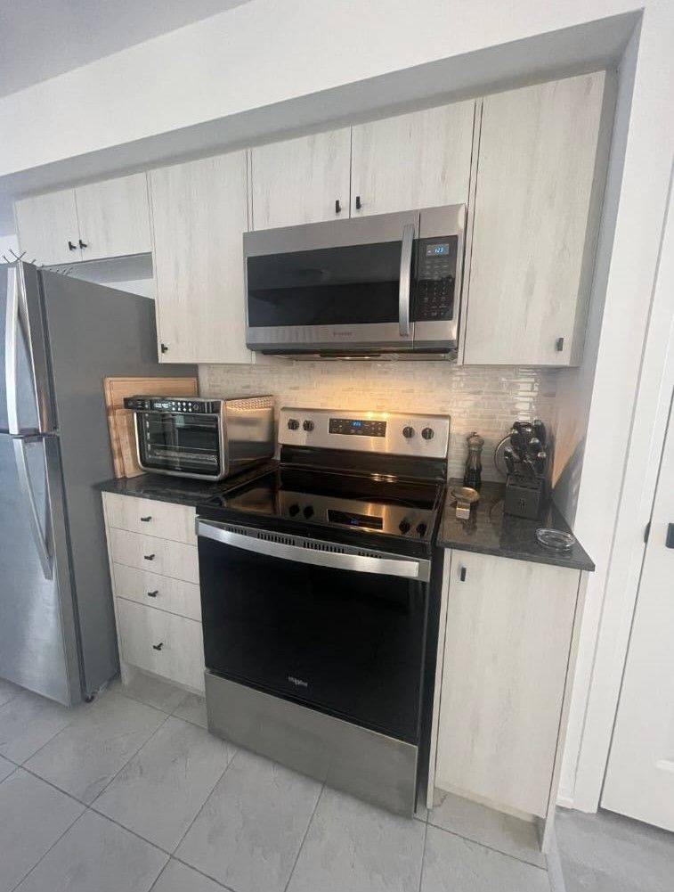 Barrie, ON L9J 0M5,119 Fairlane AVE