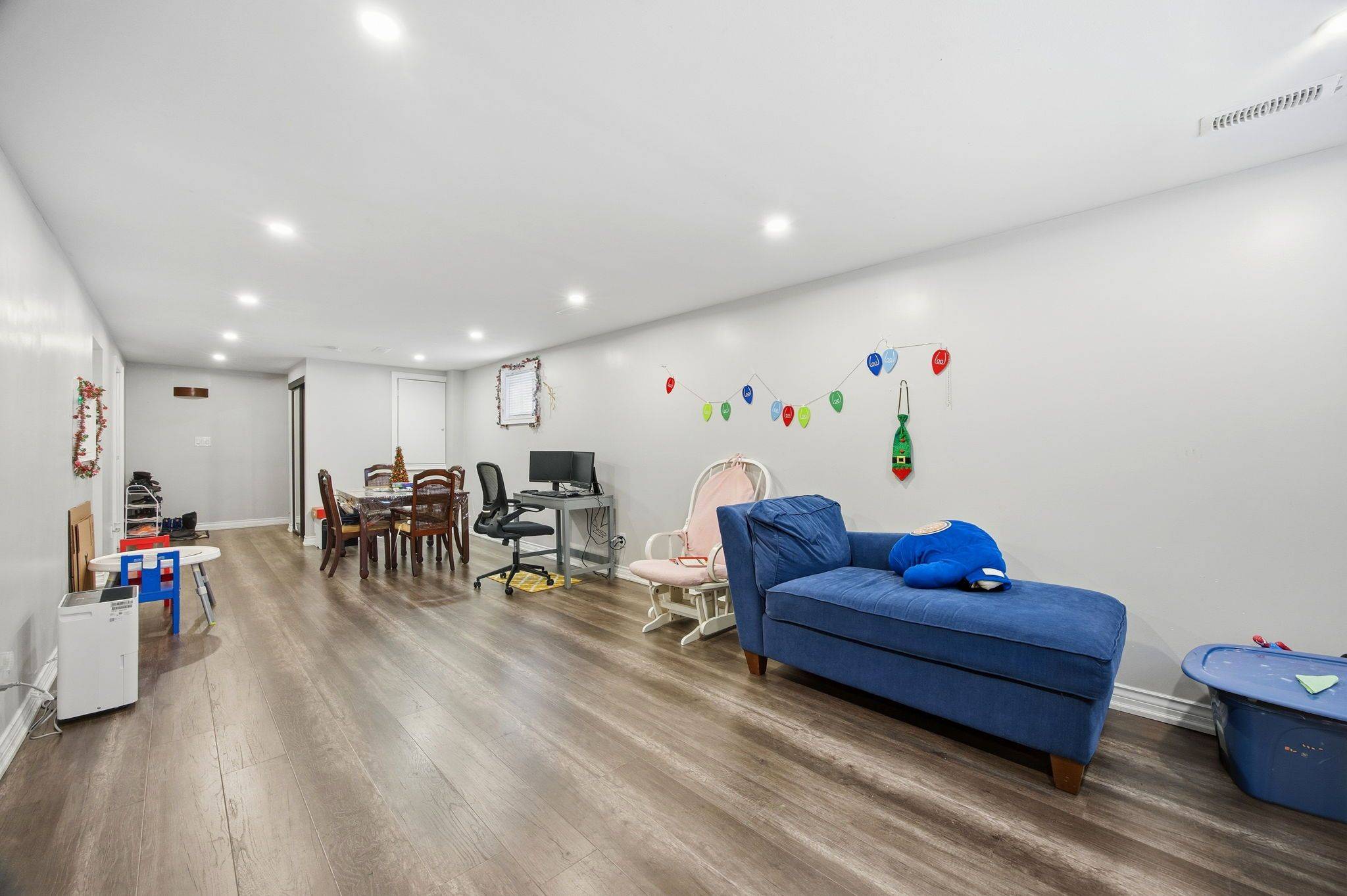 Toronto W03, ON M6N 2P8,73 Cynthia RD