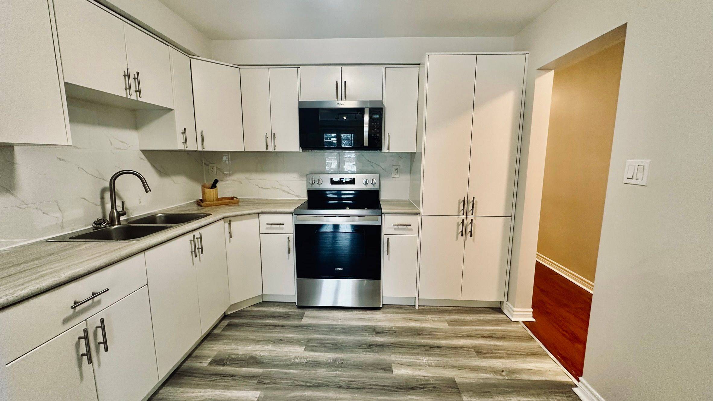 Toronto W07, ON M8Y 1K8,675A The Queensway N/A