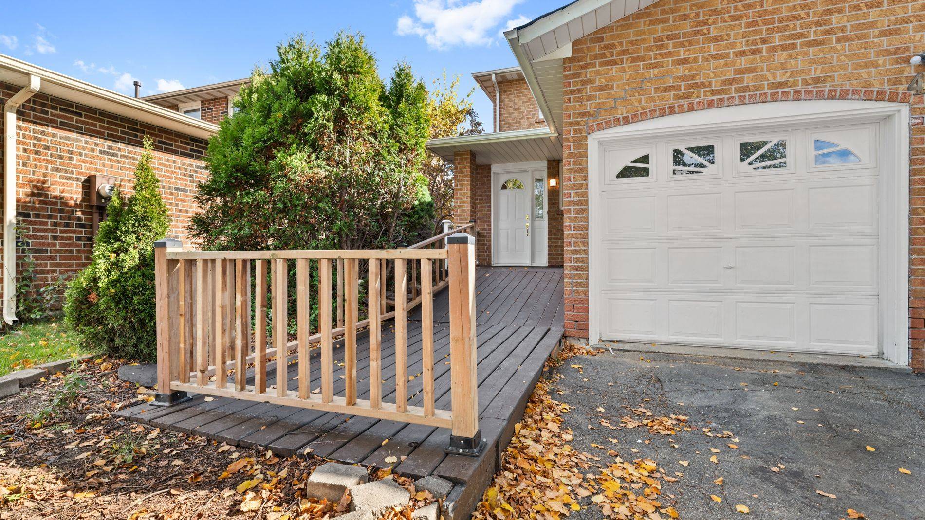 Brampton, ON L6Z 1X2,42 Tanager SQ