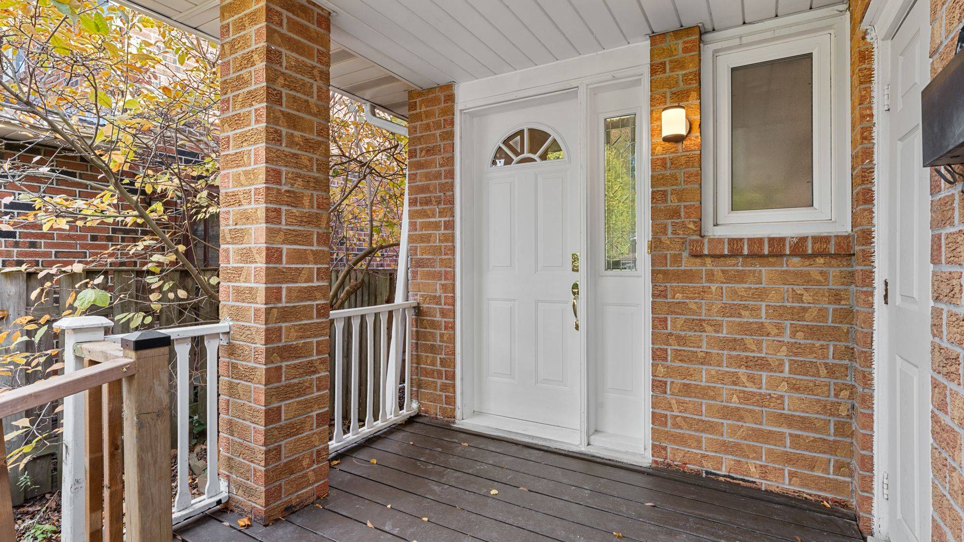 Brampton, ON L6Z 1X2,42 Tanager SQ