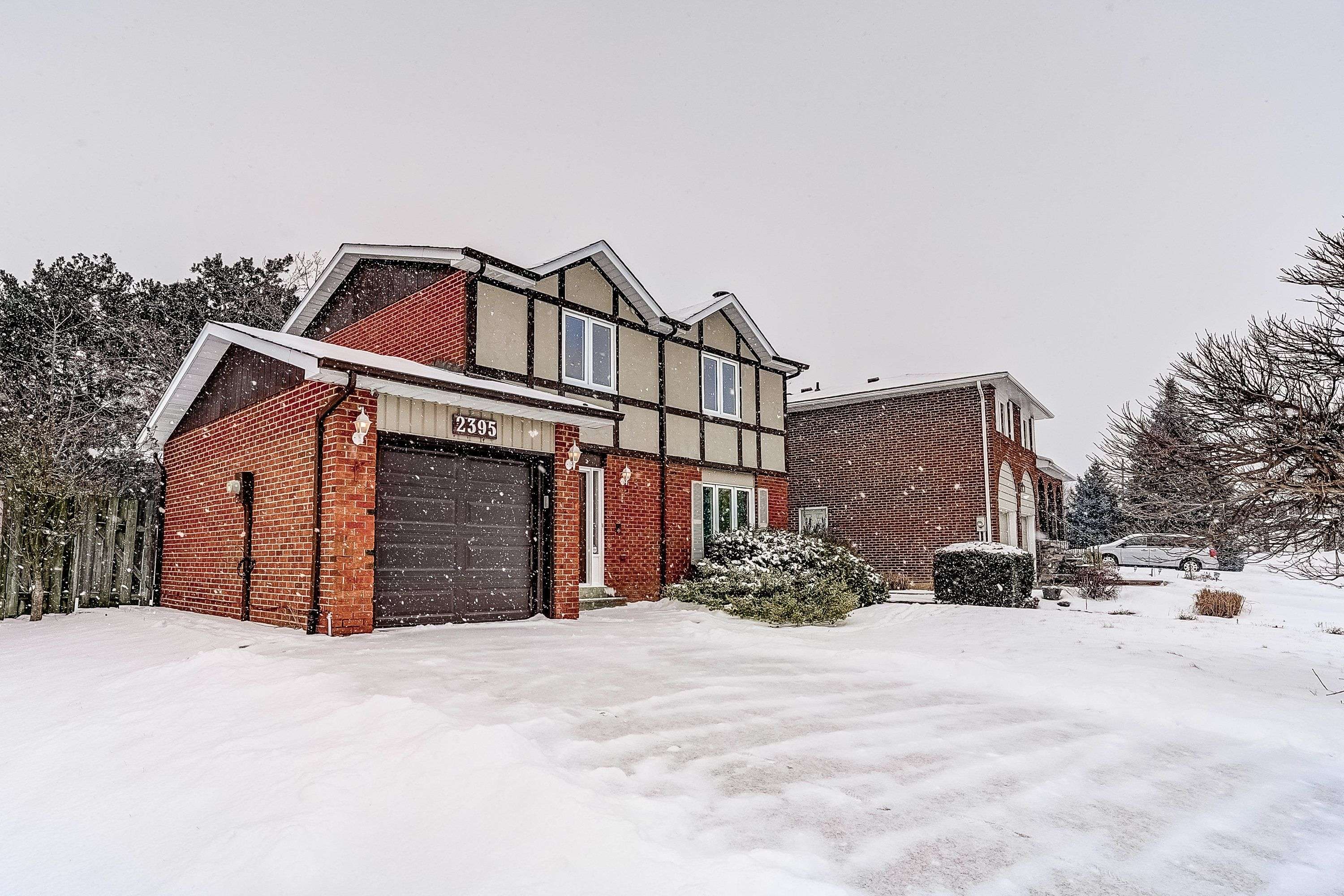 Mississauga, ON L5J 4H5,2395 Benedet DR