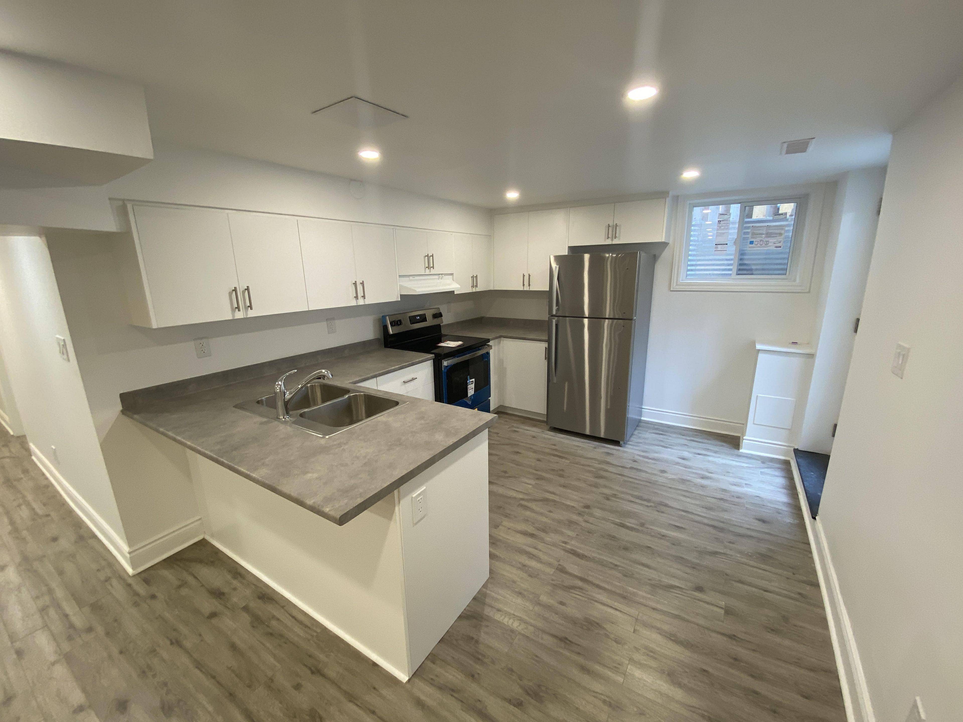 Brampton, ON L6S 2V8,51 Massey ST