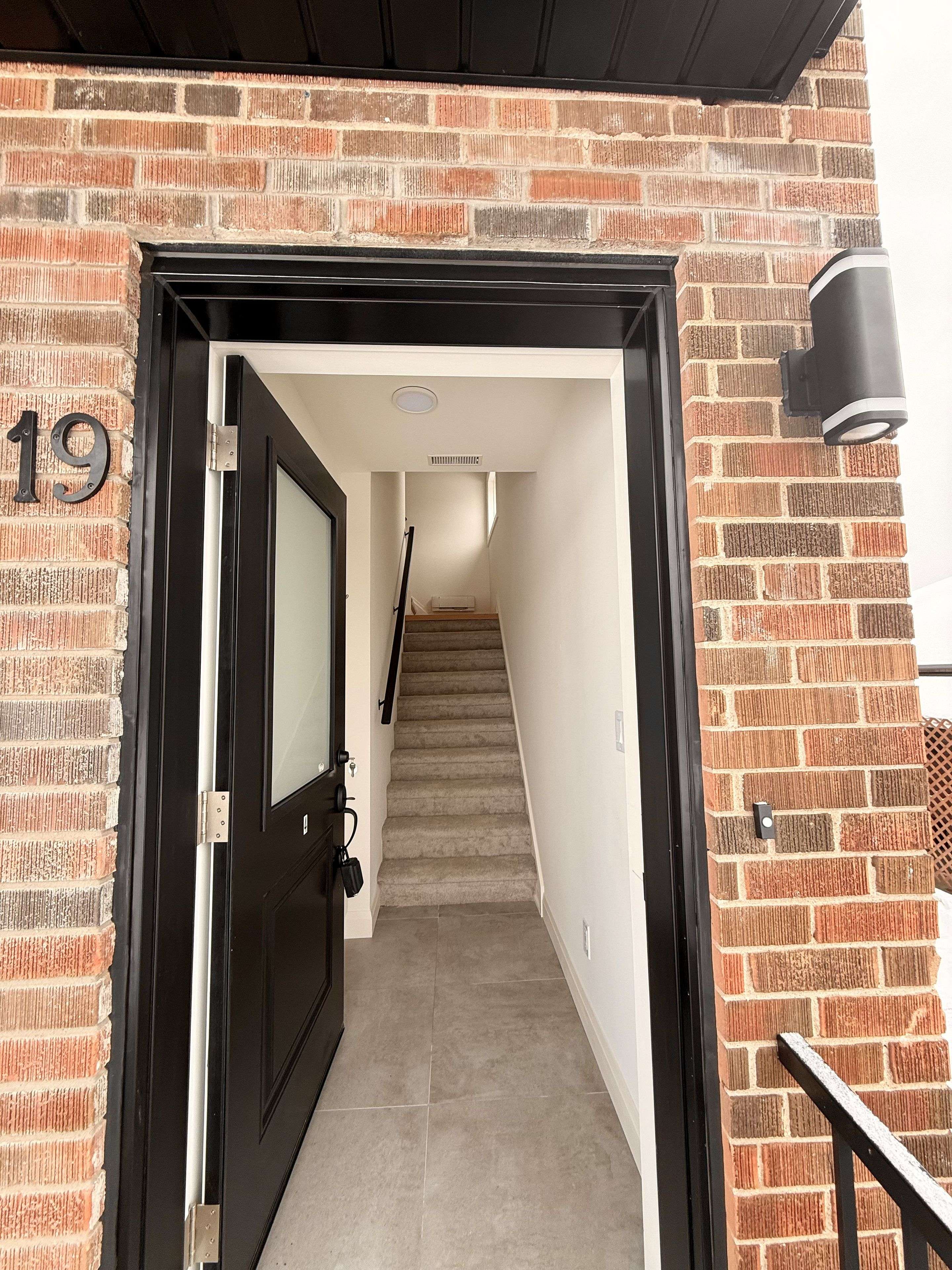 Toronto W04, ON M6M 2W8,19 Arrowsmith AVE #4