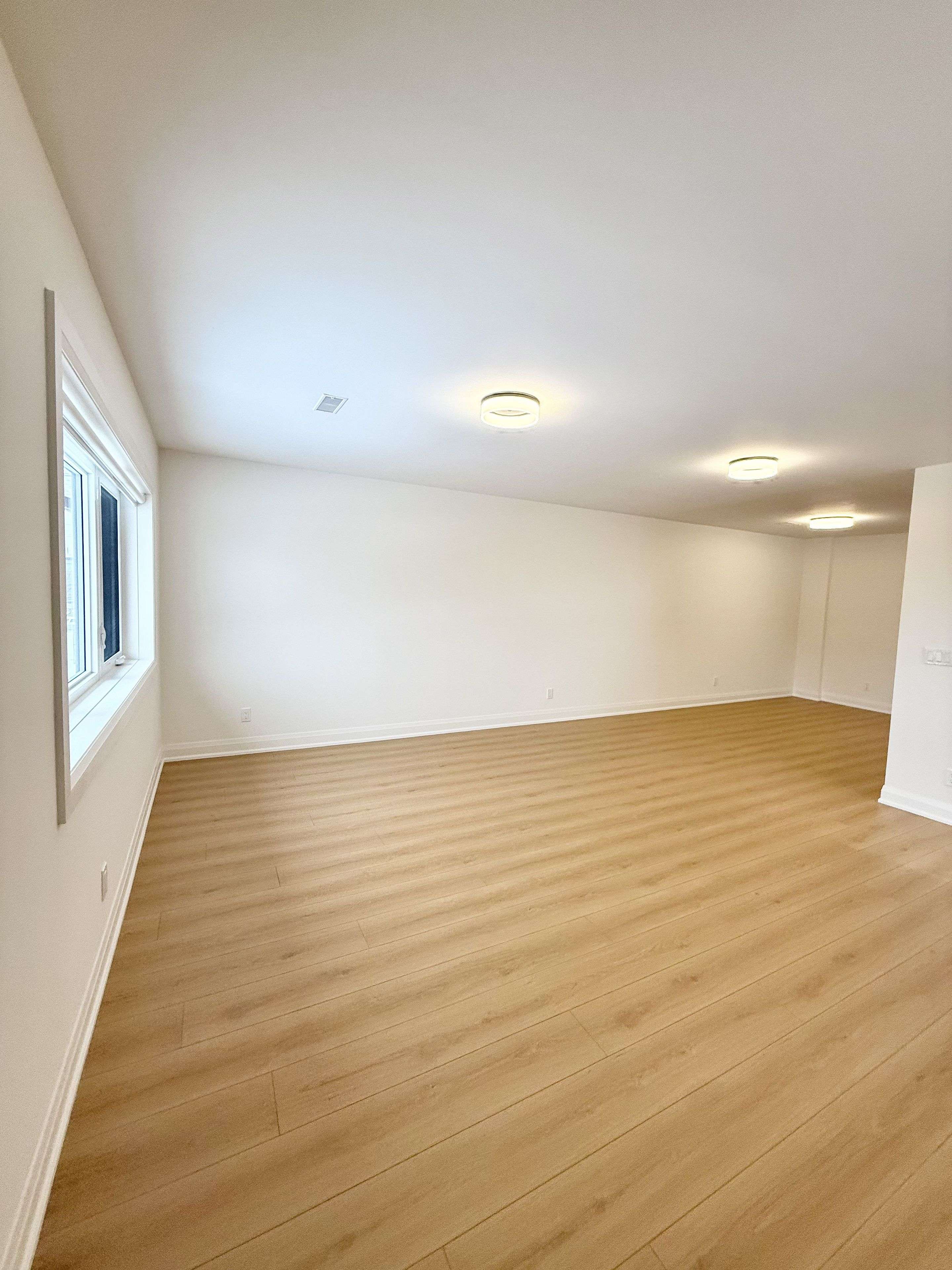 Toronto W04, ON M6M 2W8,19 Arrowsmith AVE #4