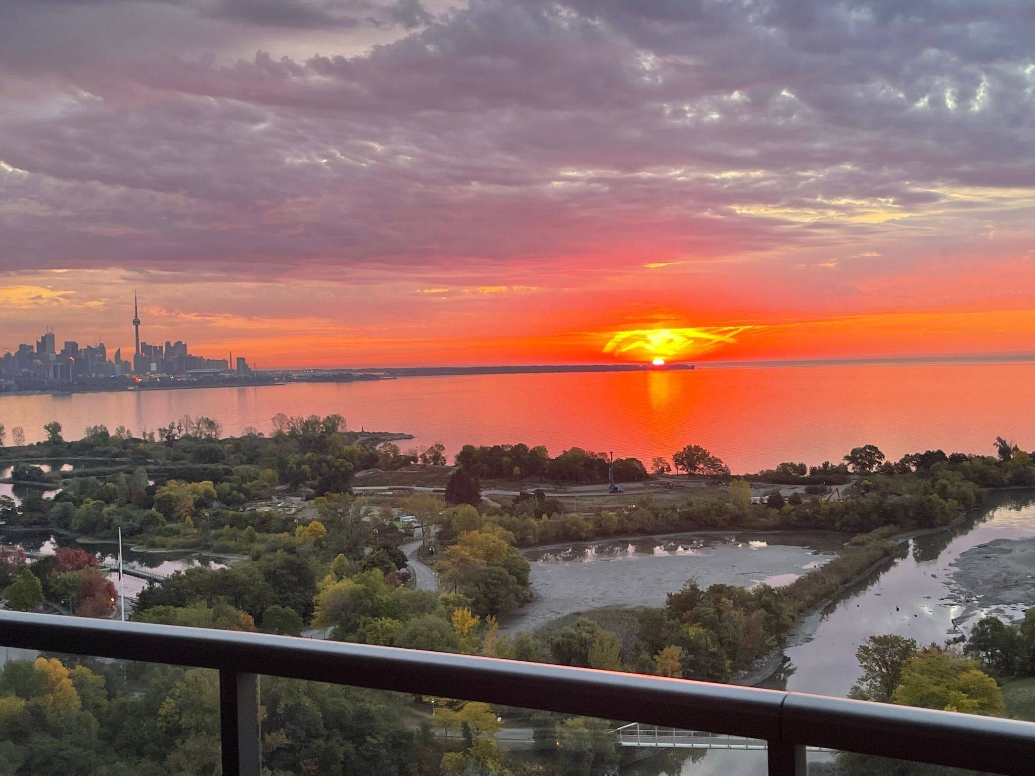 Toronto W06, ON M8V 0B2,2230 Lake Shore BLVD W #2008