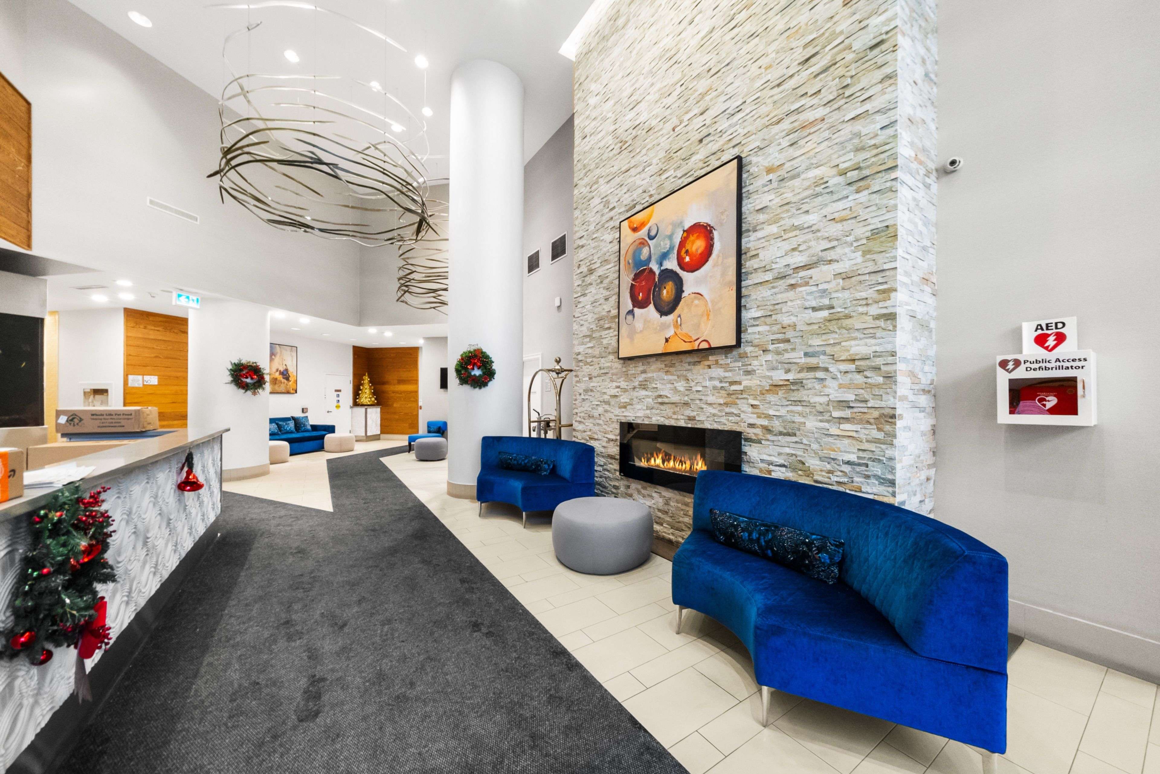 Toronto W06, ON M8V 0B2,2230 Lake Shore BLVD W #2008