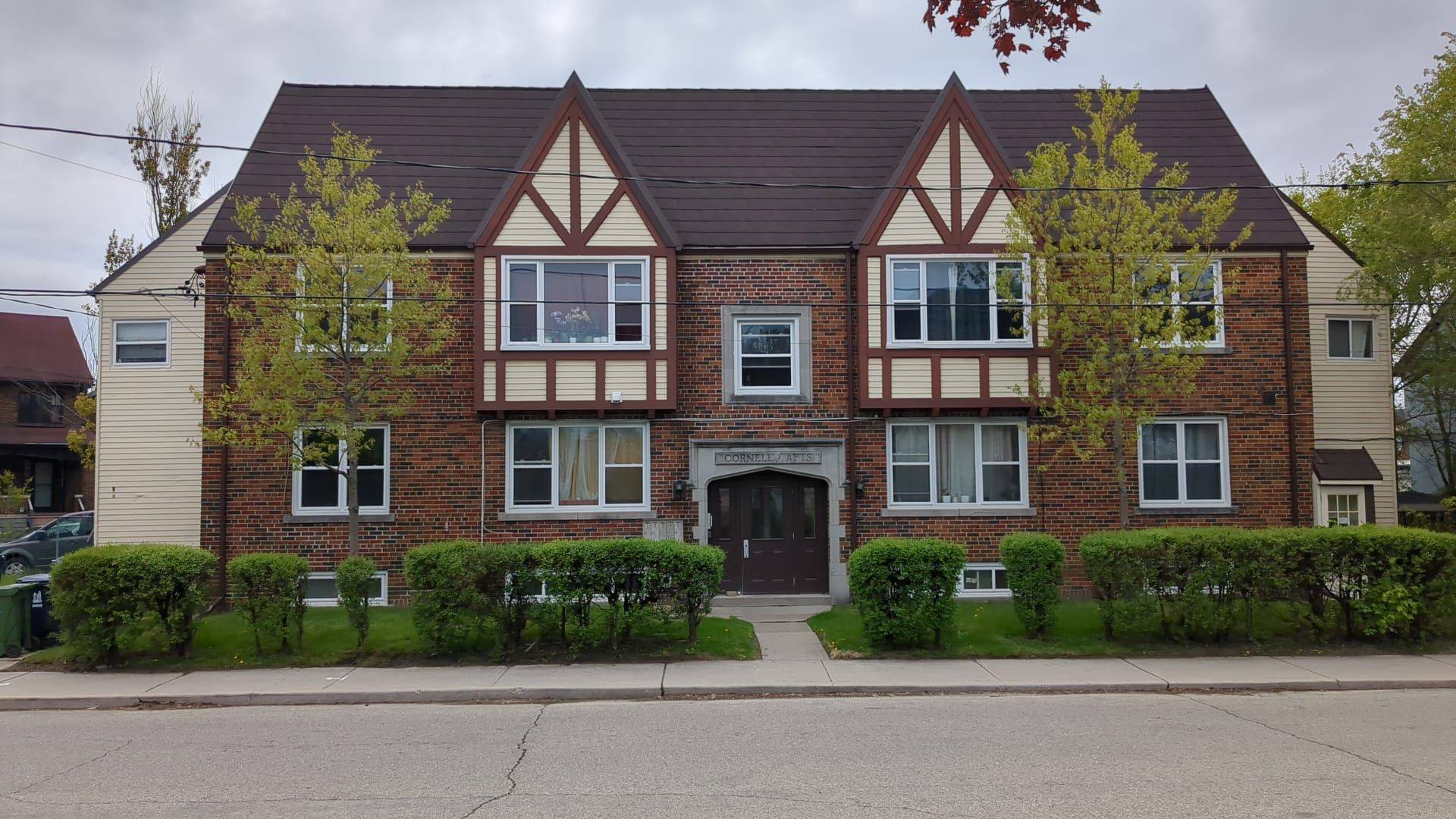 Toronto W04, ON M6M 2B5,44 Bartonville AVE W #3