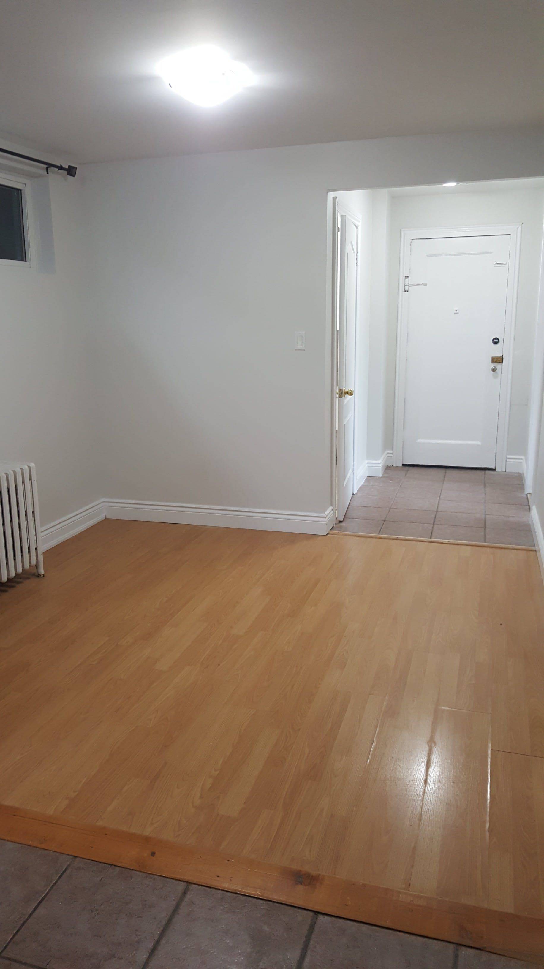 Toronto W04, ON M6M 2B5,44 Bartonville AVE W #3