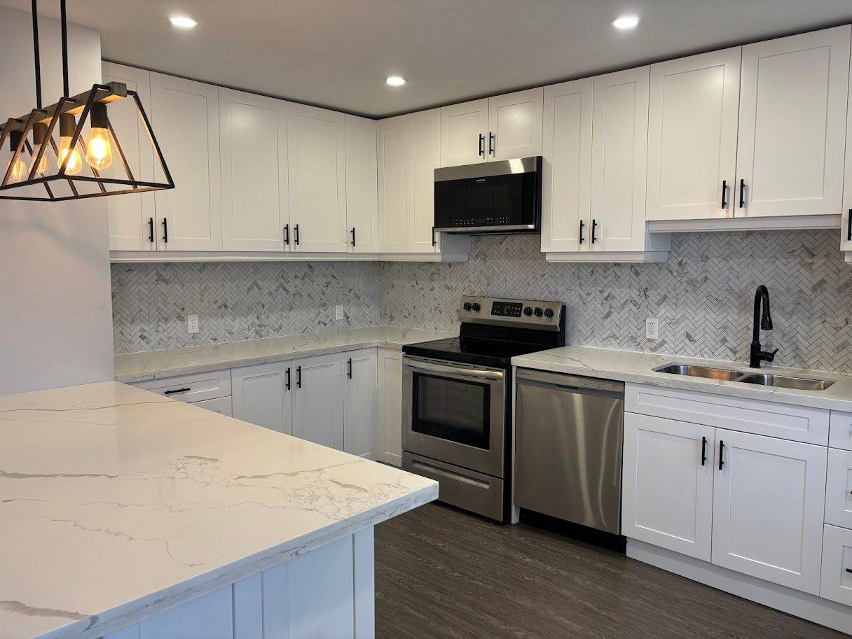 Hamilton, ON L8V 3H1,373 East 27th ST