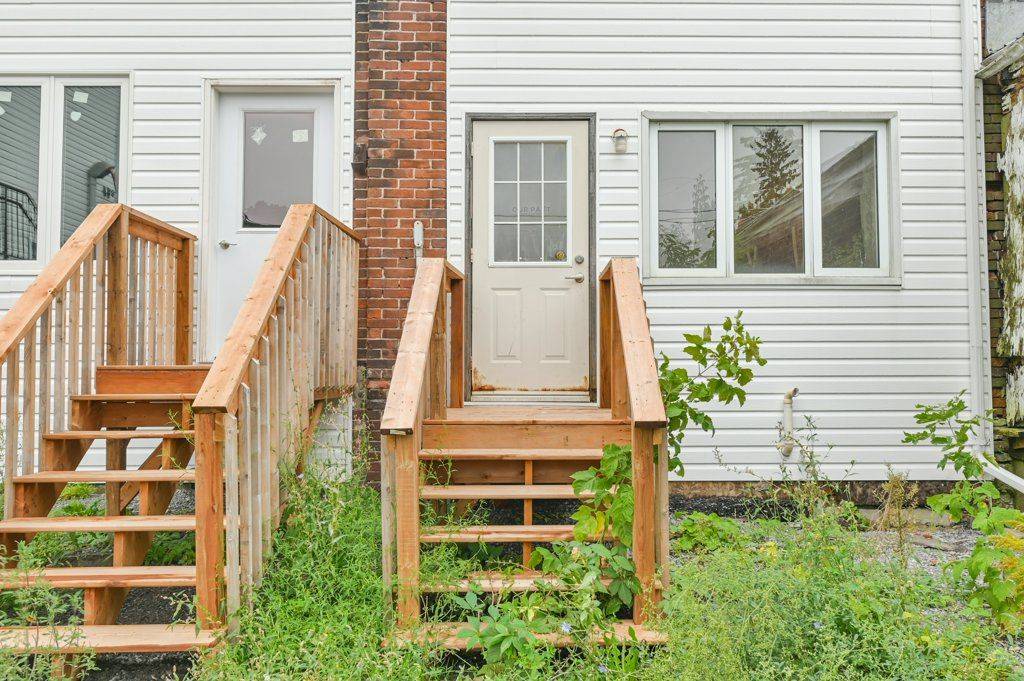 Stirling-rawdon, ON K0K 3E0,34 Mill ST #B