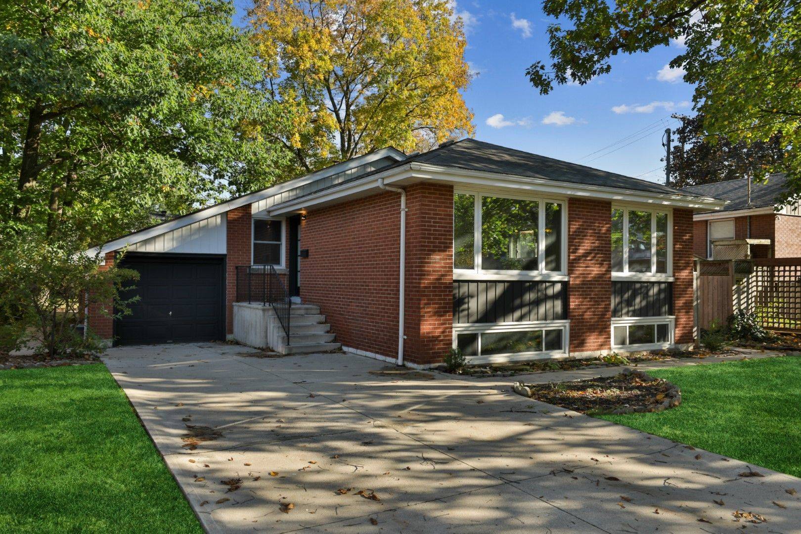 Hamilton, ON L8T 4E9,275 Southwood DR