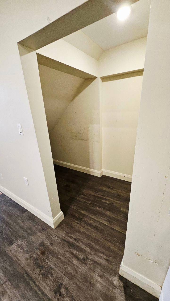 Lower Town - Sandy Hill, ON K1N 7C8,206 DALHOUSIE ST