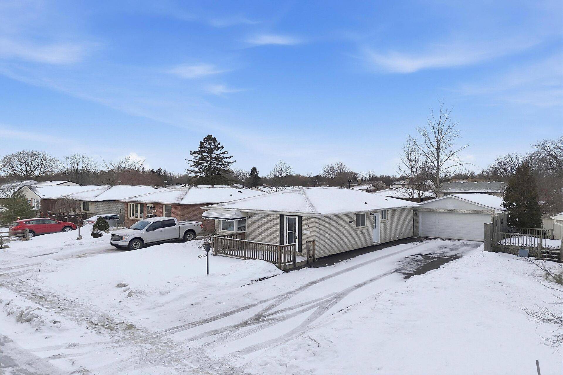 London East, ON N5V 1L4,64 Jena CRES