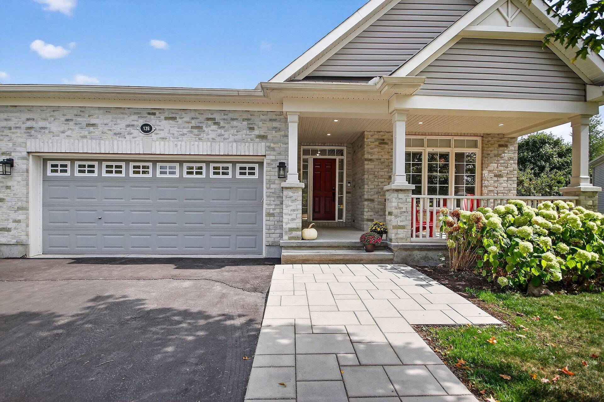 Barrhaven, ON K2J 0M2,128 Chenoa WAY