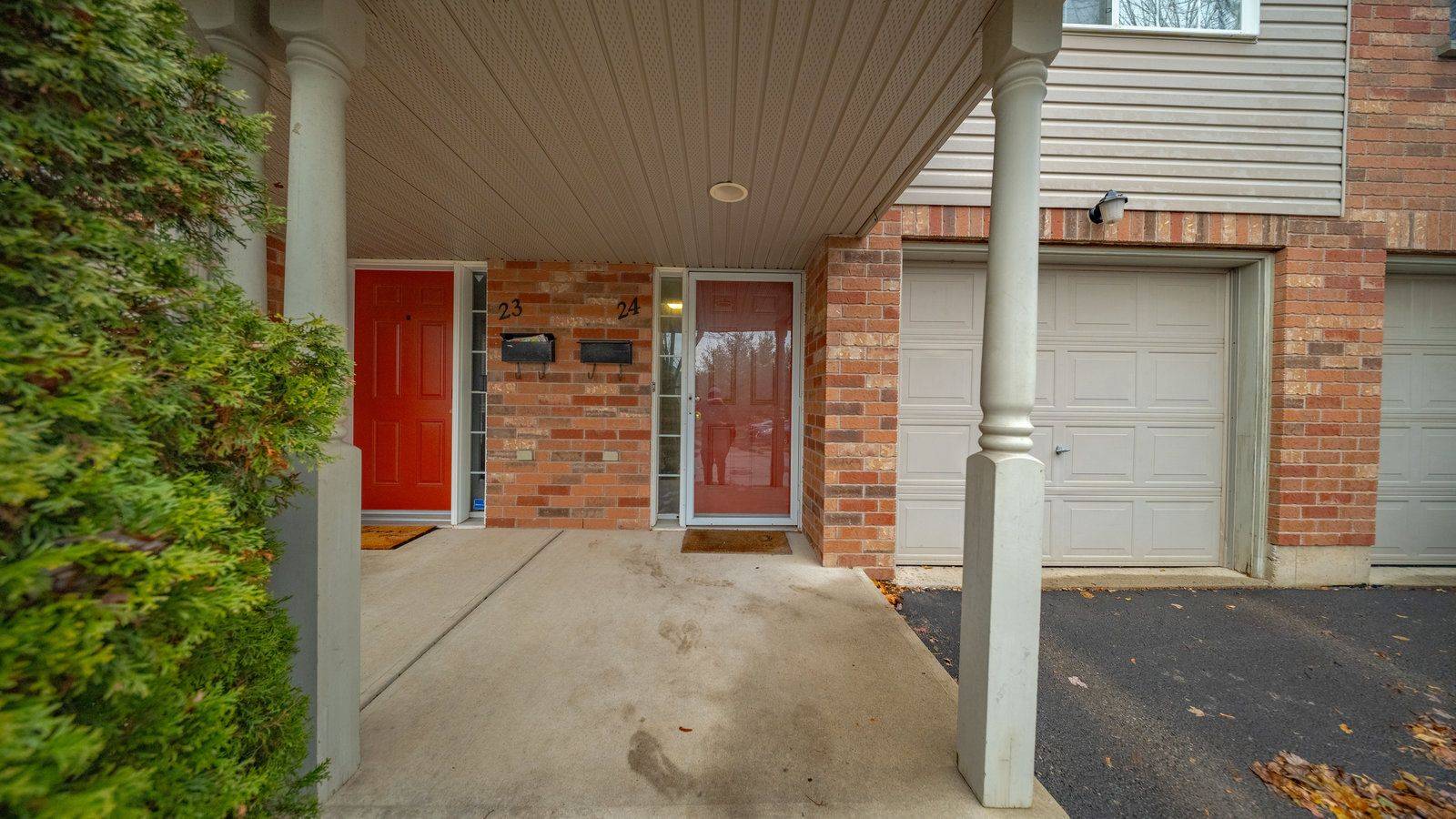 Cambridge, ON N1R 4T7,120 Dudhope AVE #24