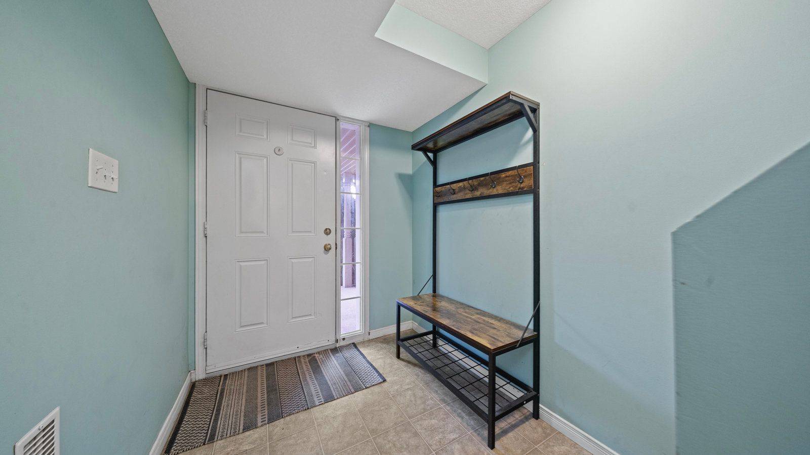 Cambridge, ON N1R 4T7,120 Dudhope AVE #24