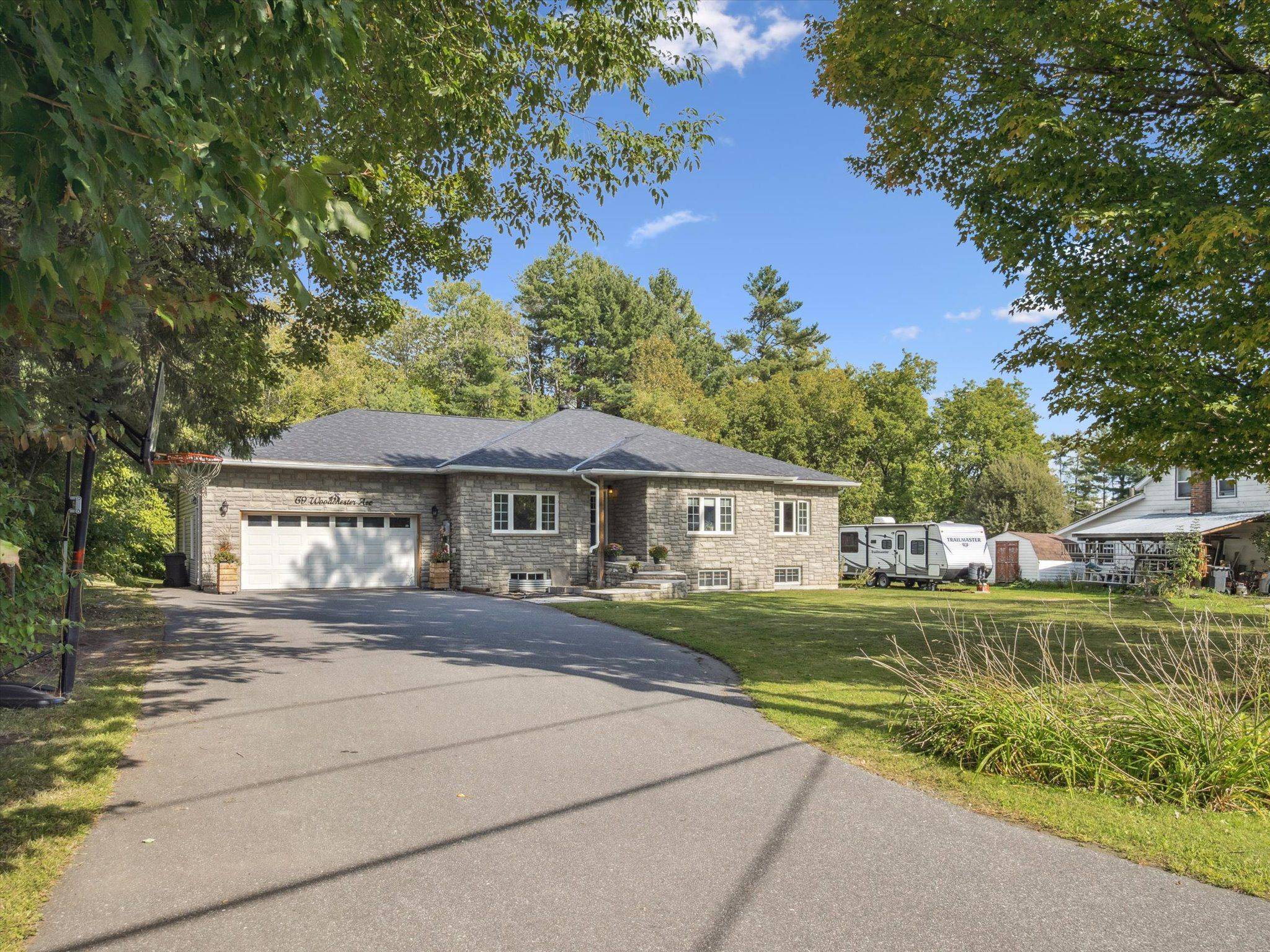 Bracebridge, ON P1L 1H9,69 Woodchester AVE