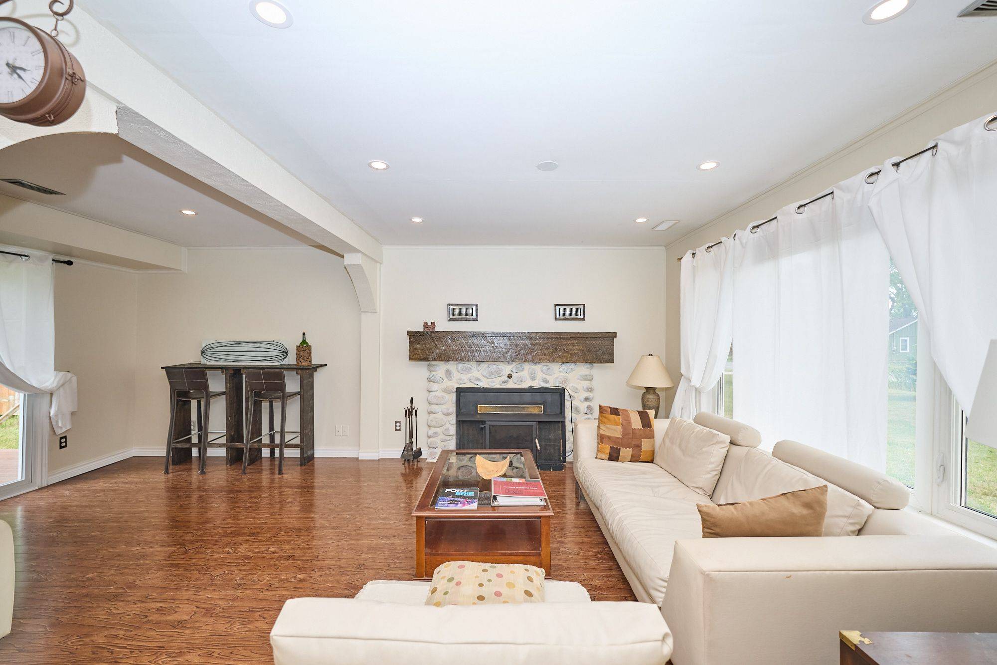 Fort Erie, ON L0S 1N0,3252 Young AVE