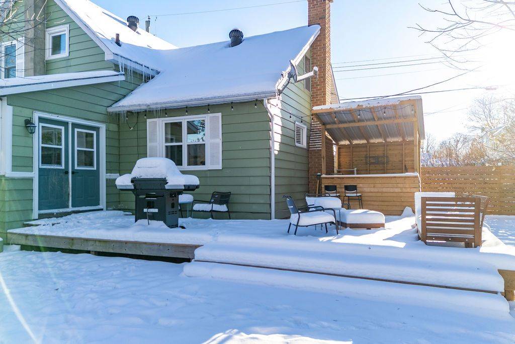 Renfrew, ON K7V 2V7,212 Prince ST W