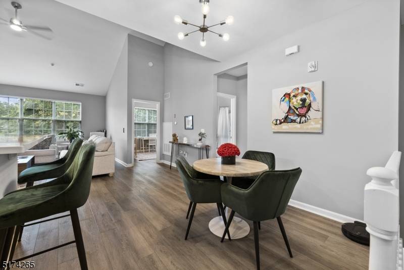 Hanover Twp., NJ 07981,709 Brook Hollow Dr #709