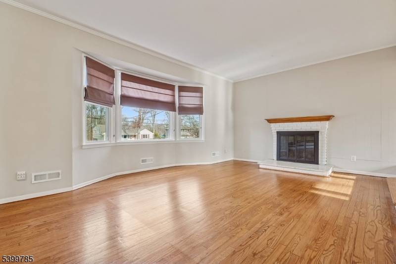 Berkeley Heights Twp., NJ 07922,54 Saw Mill Dr