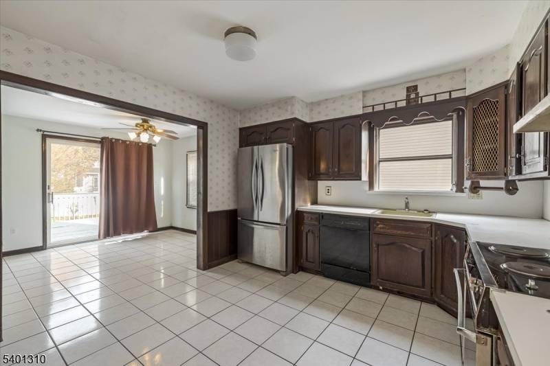 Kenilworth Boro, NJ 07033,348 Roosevelt Ln