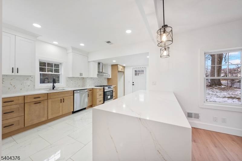 Kenilworth Boro, NJ 07033,43 S Michigan Ave