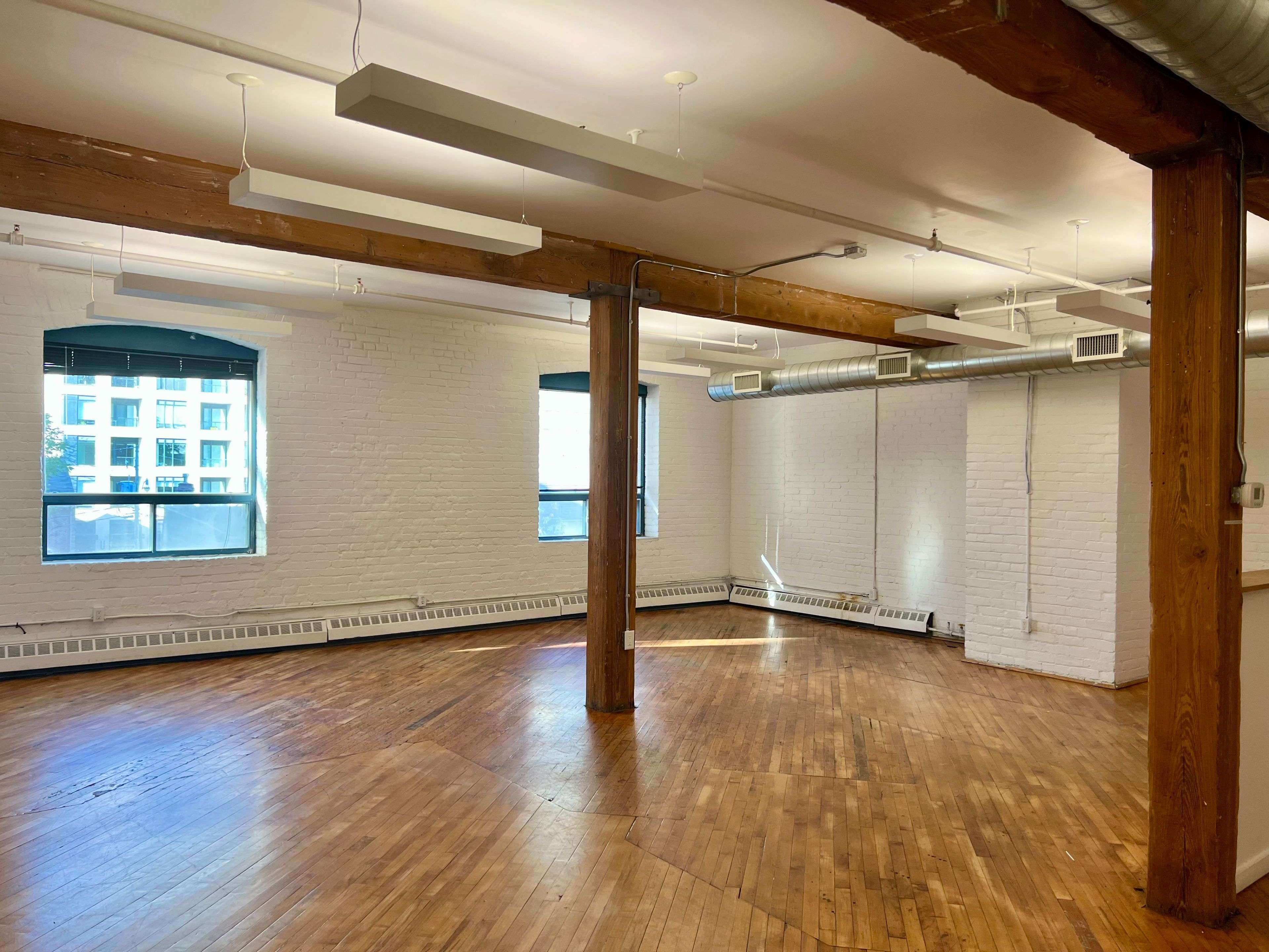 Toronto C01, ON M5V 2M5,20 Maud ST #302