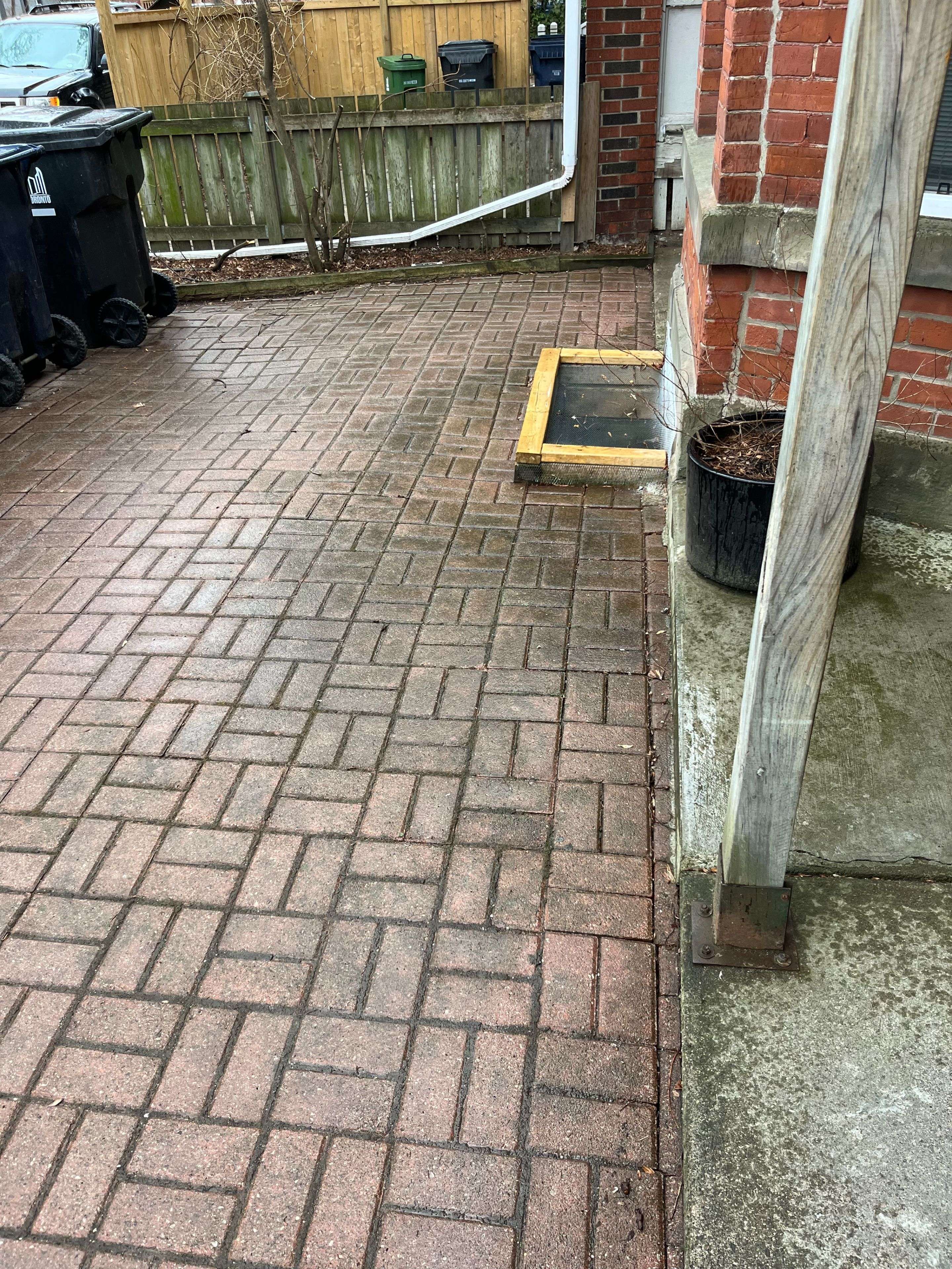 Toronto C01, ON M5T 1J8,31 D'Arcy ST #103