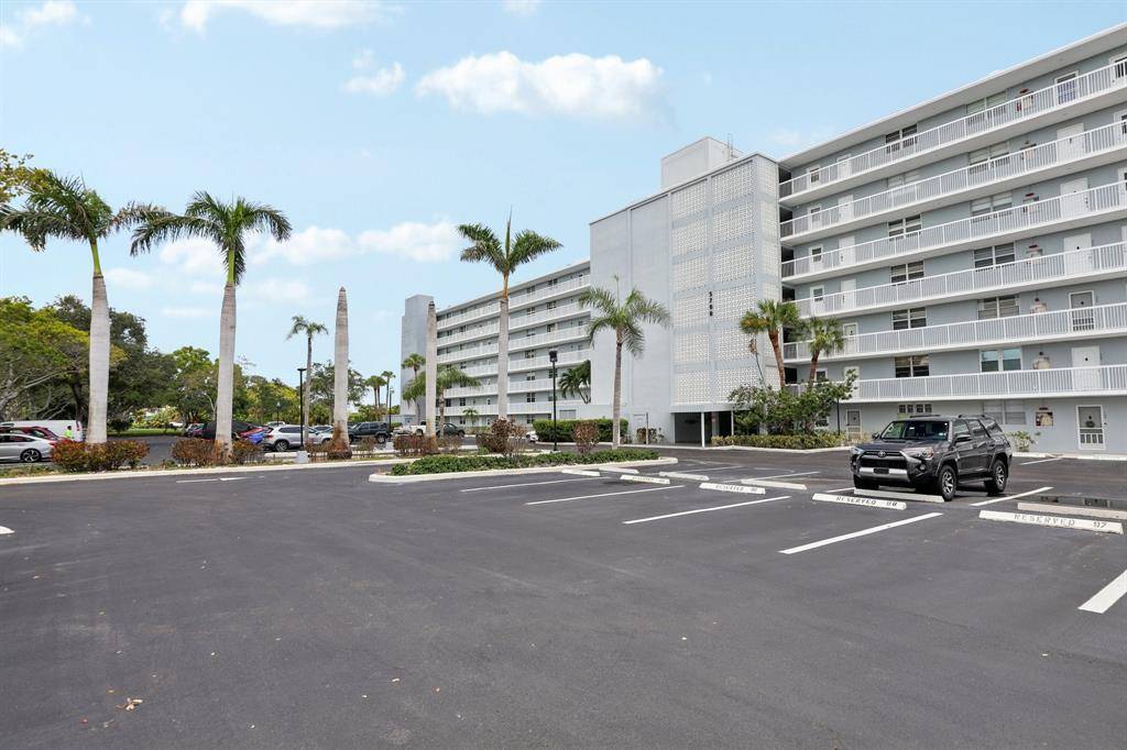 Boca Raton, FL 33487,5700 NW 2nd Ave #704