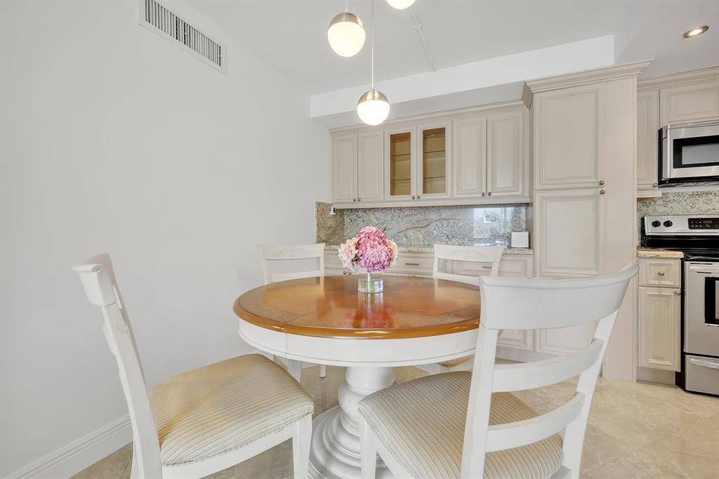 Fort Lauderdale, FL 33304,720 Bayshore Dr #304