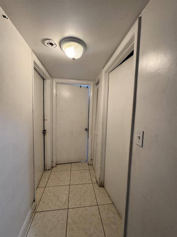 Oakland Park, FL 33334,101 NE 41st St #65E