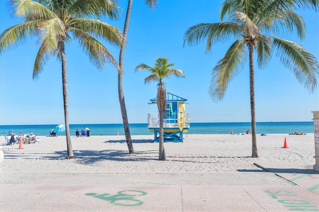 Hollywood, FL 33019,2751 N Surf Rd #C6