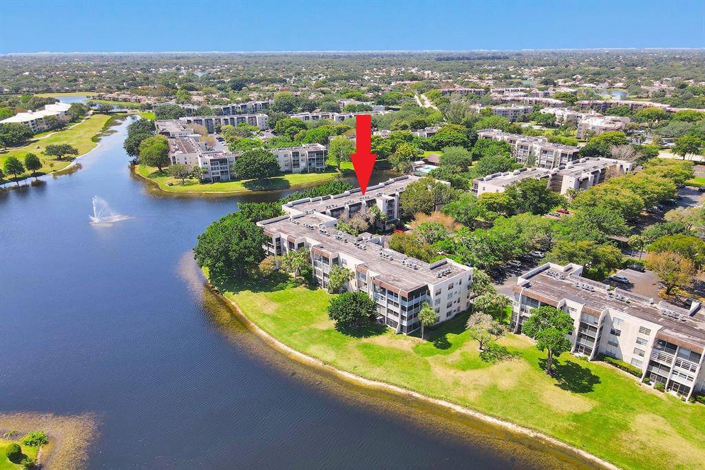 Davie, FL 33324,9430 Poinciana Pl #415