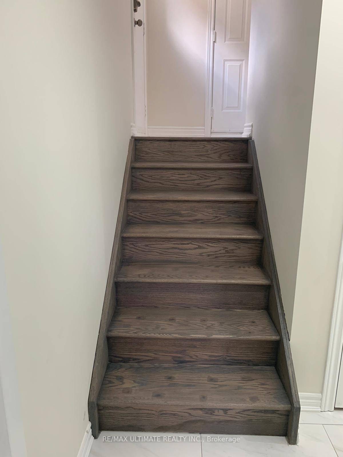 Bradford West Gwillimbury, ON L3Z 3A2,66 Depeuter CRES #Bsmt