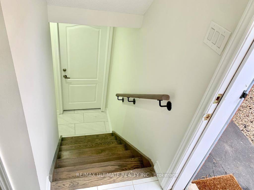 Bradford West Gwillimbury, ON L3Z 3A2,66 Depeuter CRES #Bsmt